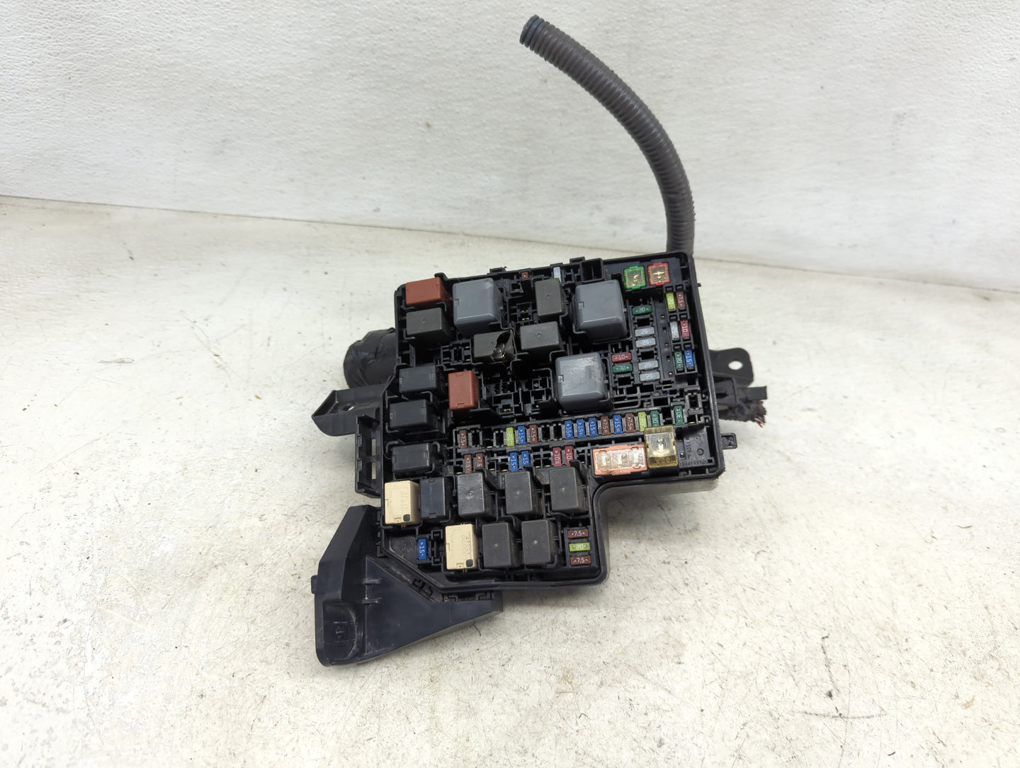 2017-2020 Toyota 86 Fusebox Fuse Box Panel Relay Module Fits Fits 2017 2018 2019 2020 OEM Used Auto Parts - Oemusedautoparts