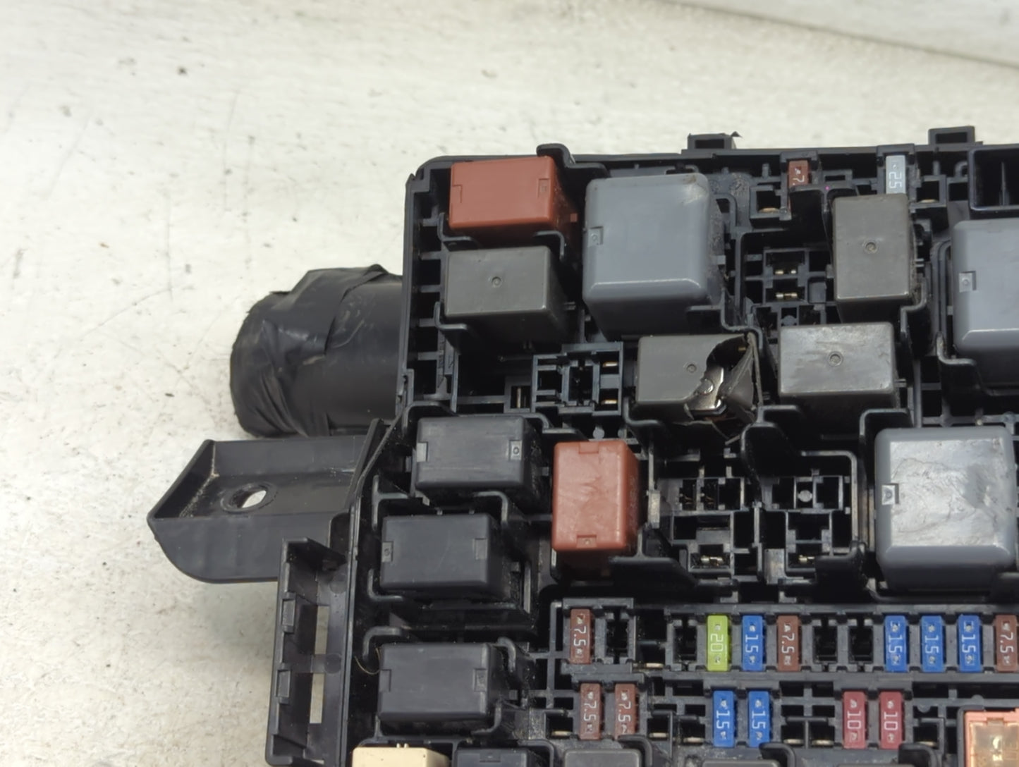 2017-2020 Toyota 86 Fusebox Fuse Box Panel Relay Module Fits Fits 2017 2018 2019 2020 OEM Used Auto Parts - Oemusedautoparts