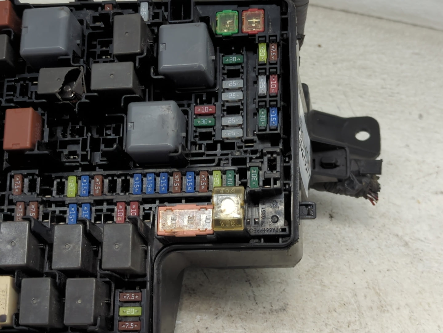 2017-2020 Toyota 86 Fusebox Fuse Box Panel Relay Module Fits Fits 2017 2018 2019 2020 OEM Used Auto Parts - Oemusedautoparts