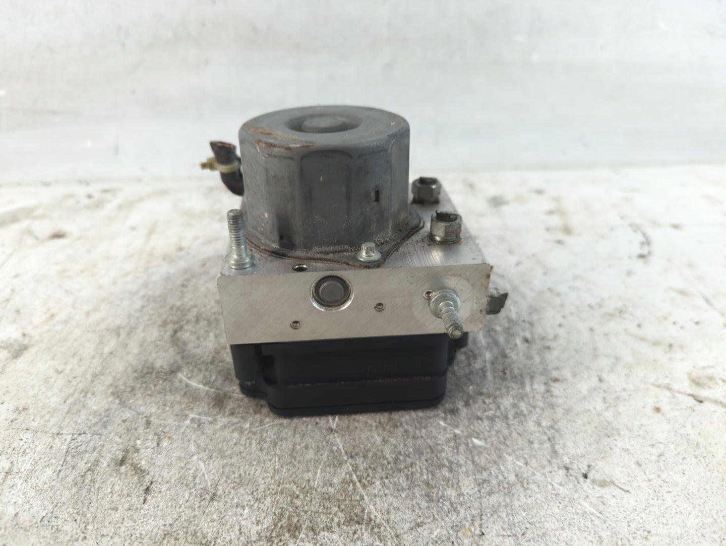 2017 Toyota 86 ABS Pump Control Module Replacement P/N:27536CA030 Fits OEM Used Auto Parts - Oemusedautoparts1.com