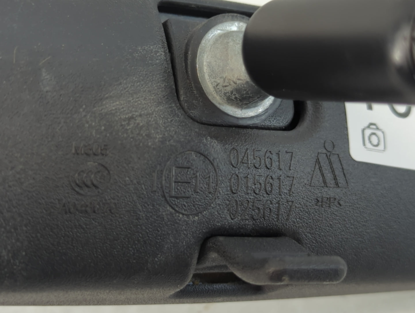 2017 Toyota Avalon Interior Rear View Mirror Replacement OEM P/N:E11015617 E11045617 Fits OEM Used Auto Parts - Oemusedautop