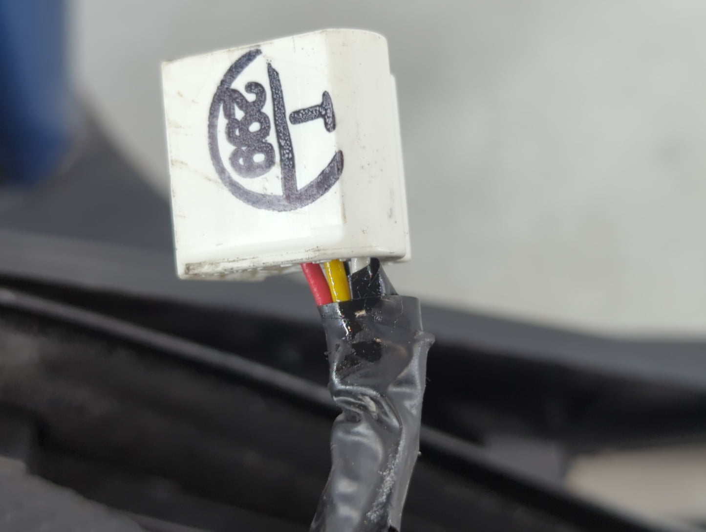 2015-2017 Toyota Camry Driver Side View Mirror - Left Door Mirror OEM Used - Oemusedautoparts1.com