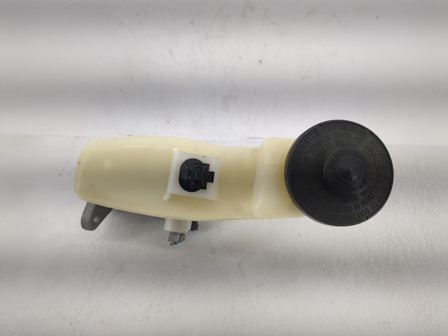 2014-2017 Toyota Camry Brake Master Cylinder 1220671 - Oemusedautoparts1.com