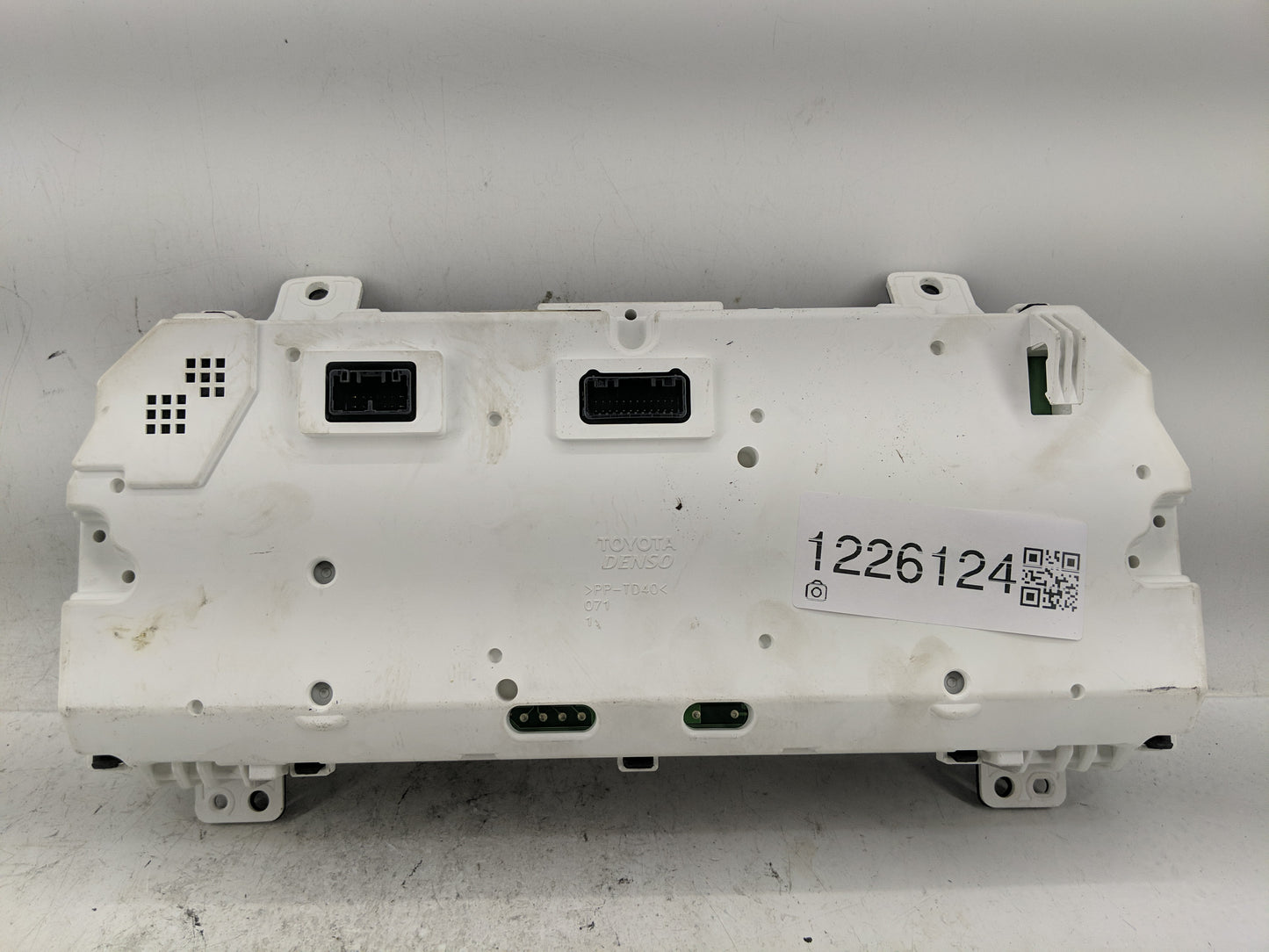 2015-2017 Toyota Camry Instrument Cluster Speedometer Gauges P/N:83800-0XB50-00 Fits Fits 2015 2016 2017 OEM Used Auto Parts