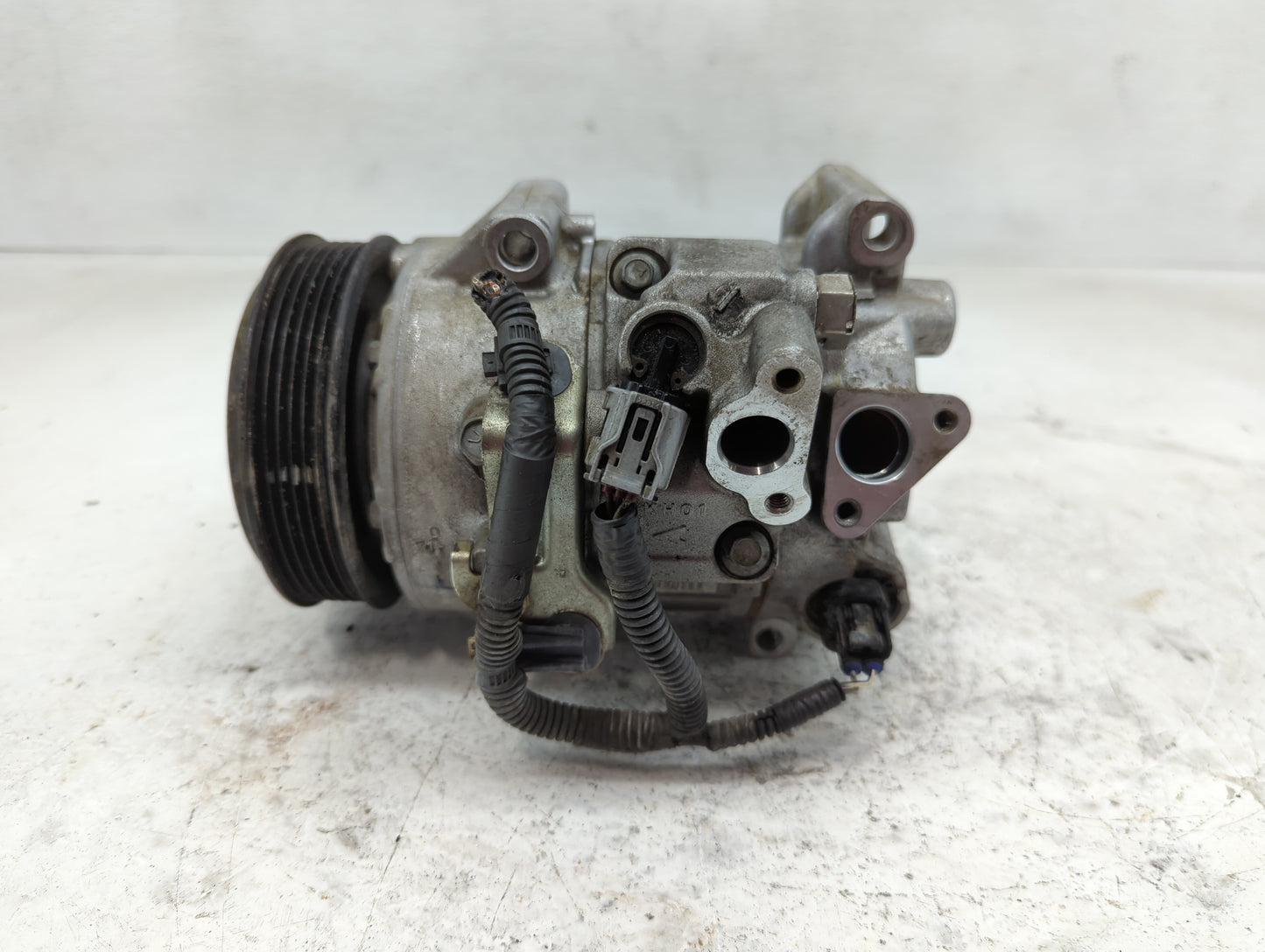 2012-2017 Toyota Camry Air Conditioning A/c Ac Compressor Oem - Oemusedautoparts1.com