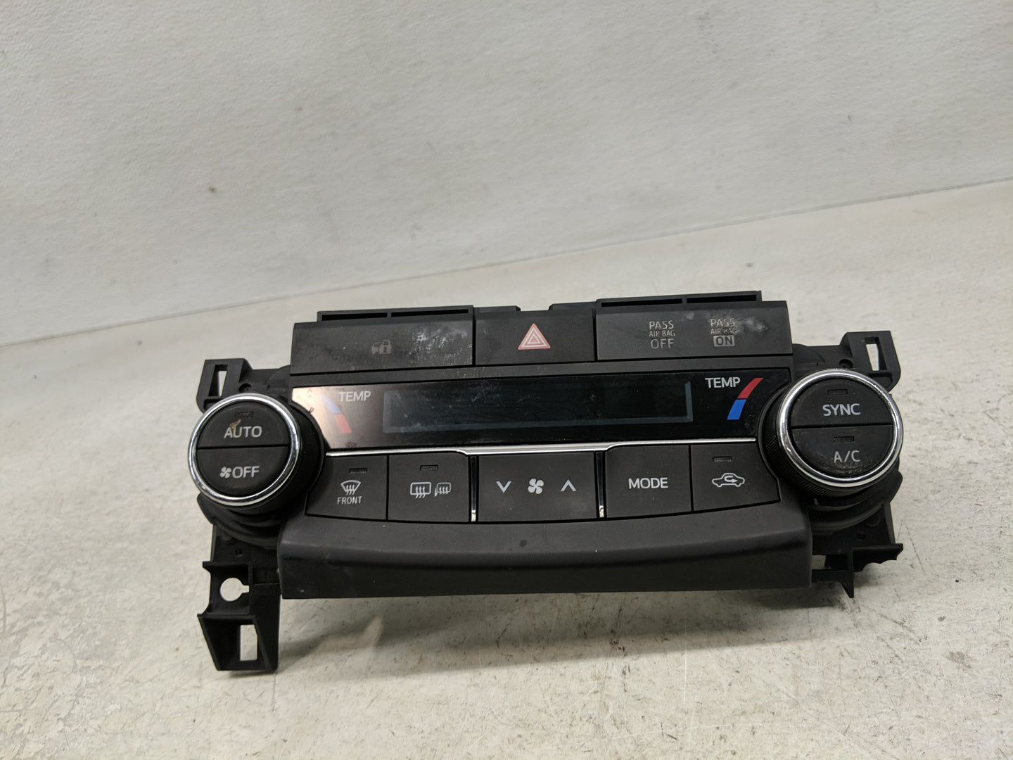 2015-2017 Toyota Camry Climate Control Module Temperature AC/Heater Replacement P/N:55900-06300 Fits Fits 2015 2016 2017 OEM