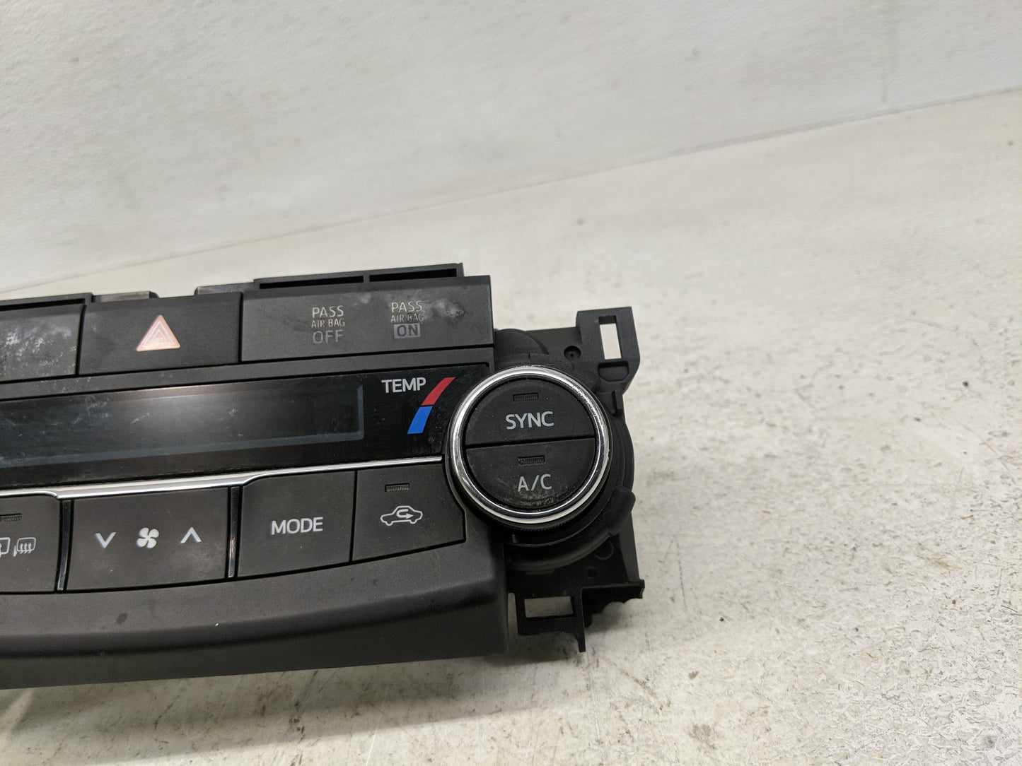 2015-2017 Toyota Camry Climate Control Module Temperature AC/Heater Replacement P/N:55900-06300 Fits Fits 2015 2016 2017 OEM