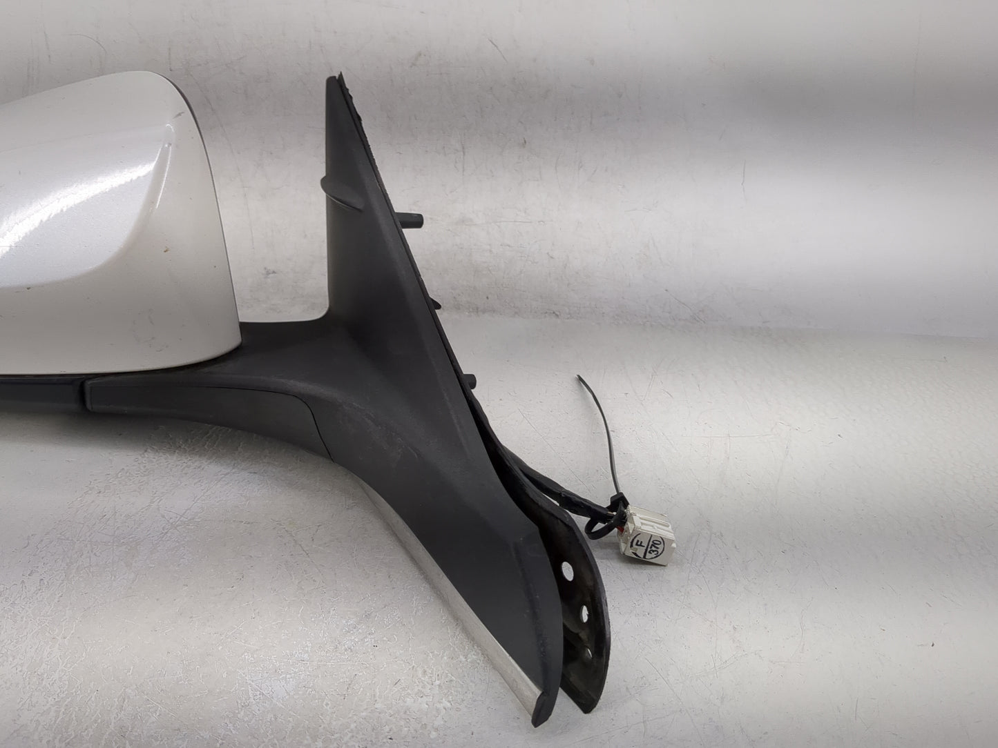 2015-2017 Toyota Camry Passenger Side View Mirror - Right Door Mirror OEM Used - Oemusedautoparts1.com