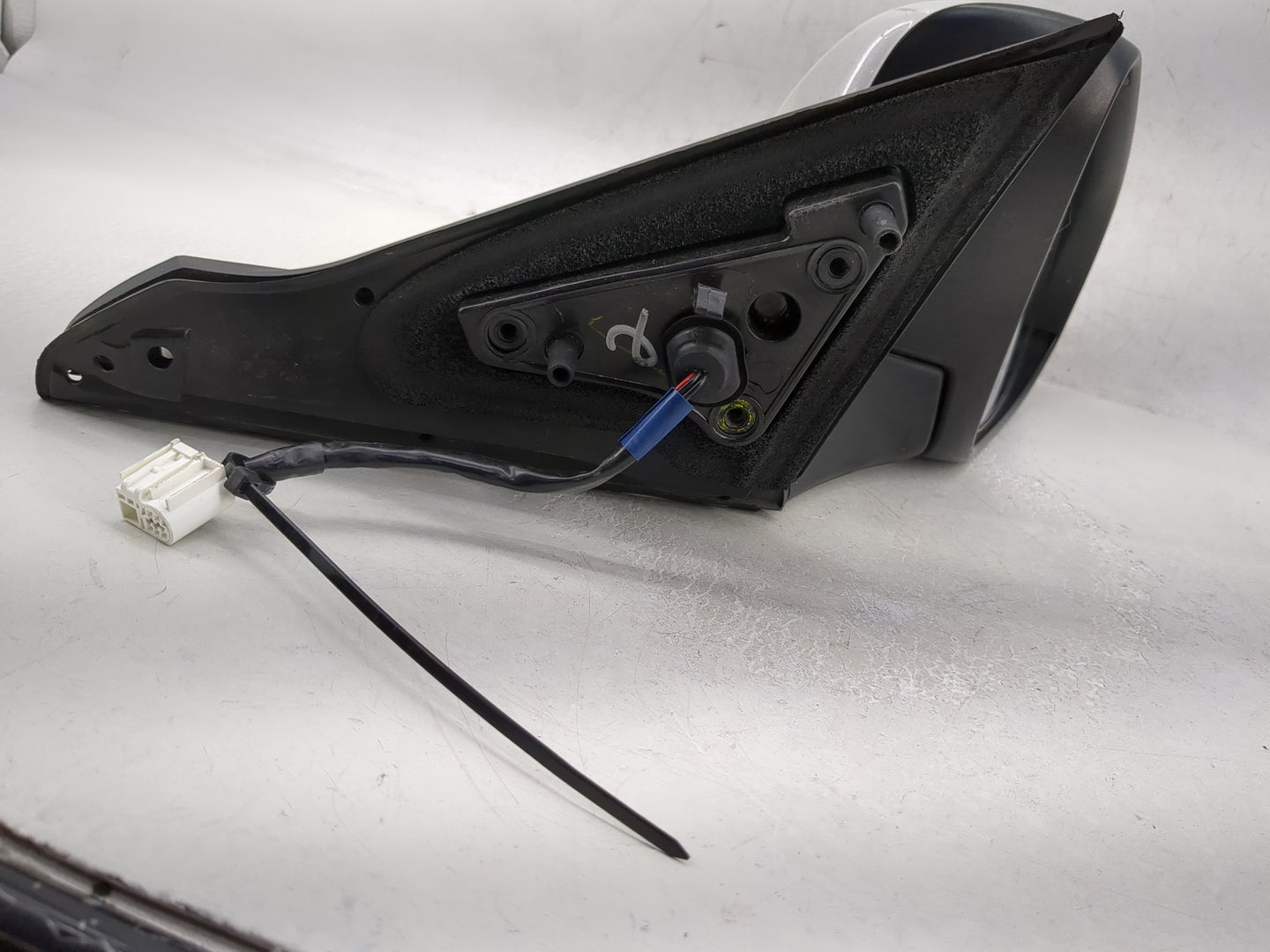 2015-2017 Toyota Camry Passenger Side View Mirror - Right Door Mirror OEM Used - Oemusedautoparts1.com