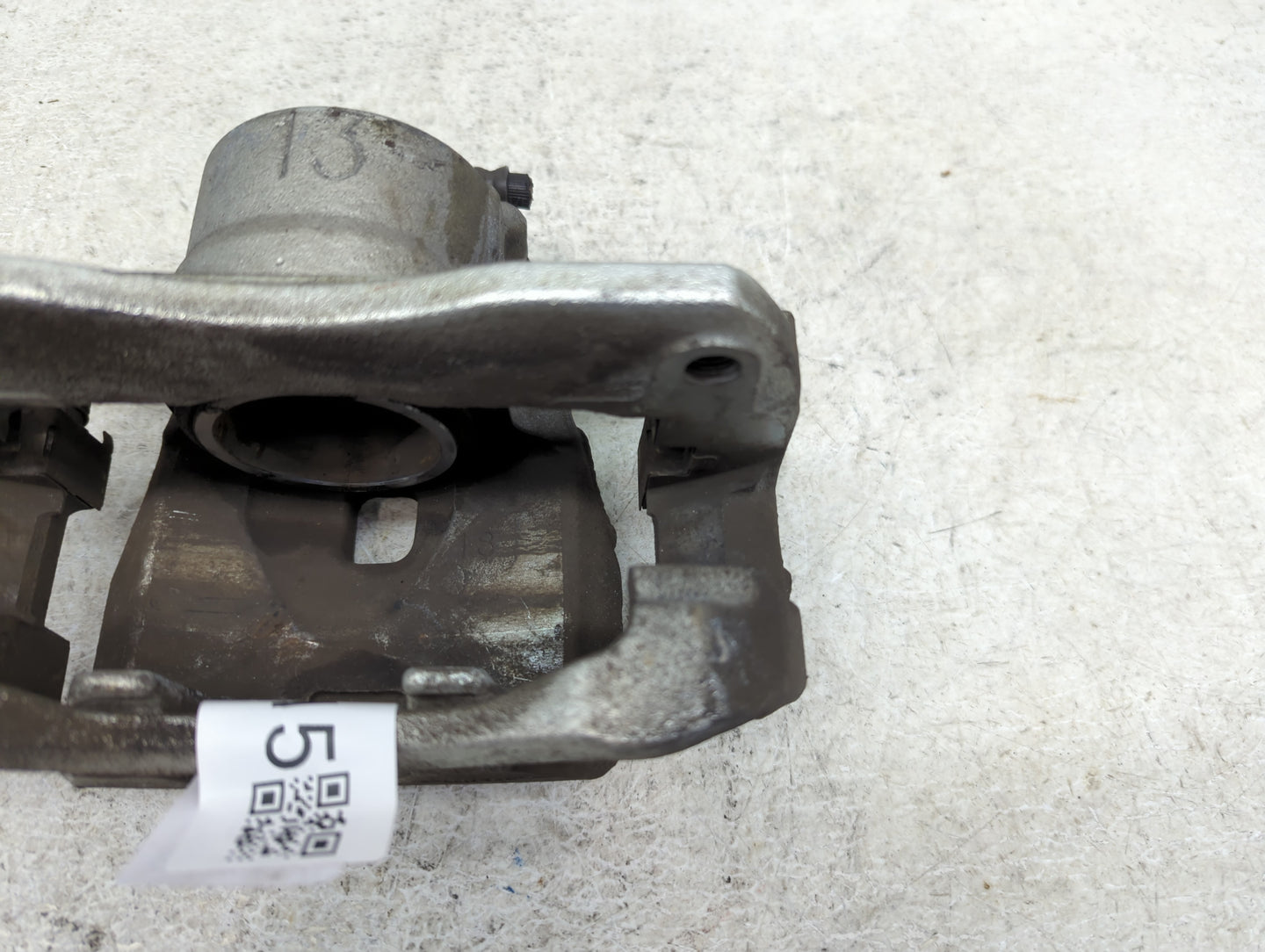 2012-2017 Toyota Camry Front Passenger Right Brake Caliper 1398515 - Oemusedautoparts1.com