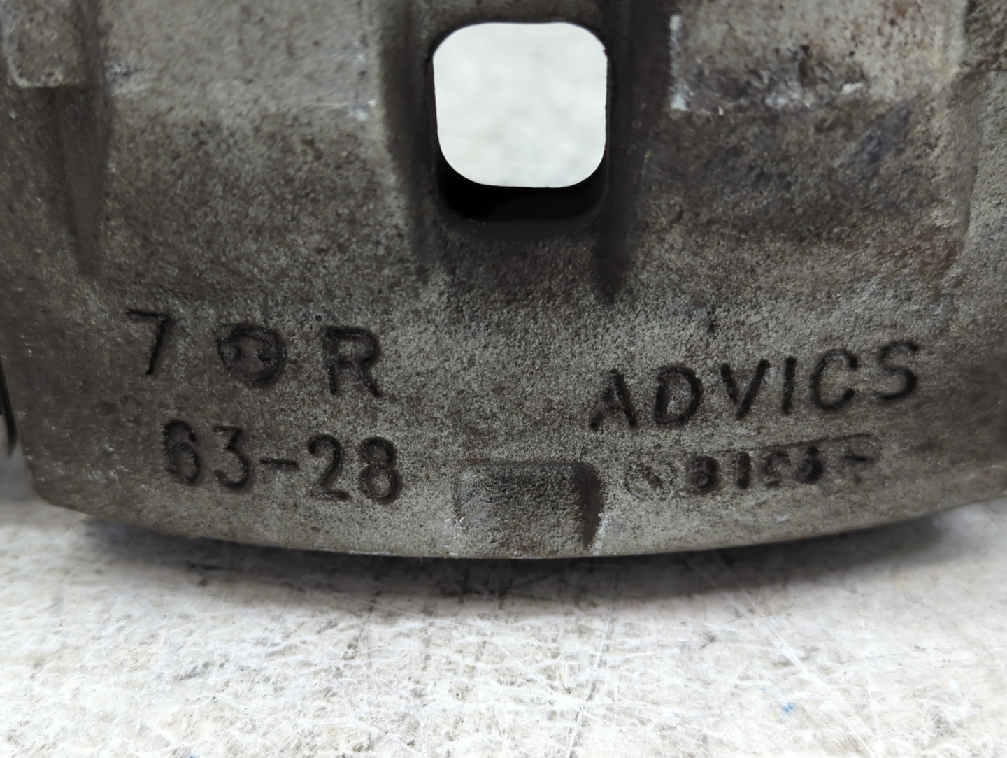 2012-2017 Toyota Camry Front Passenger Right Brake Caliper 1398515 - Oemusedautoparts1.com