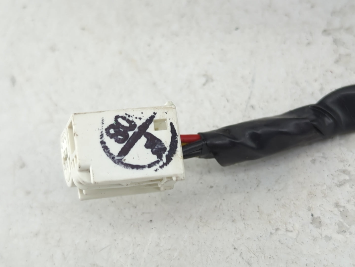 2015-2017 Toyota Camry Driver Side View Mirror - Left Door Mirror OEM Used - Oemusedautoparts1.com