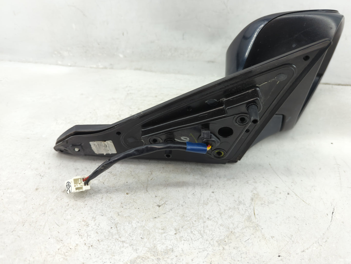 2015-2017 Toyota Camry Passenger Side View Mirror - Right Door Mirror OEM Used - Oemusedautoparts1.com
