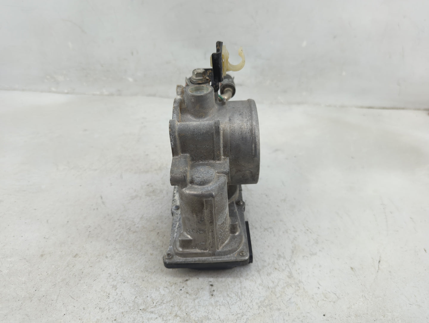 2010-2017 Toyota Camry Throttle Body P/N:22030-0V010 Fits Fits 2009 2010 2011 2012 2013 2014 2015 2016 2017 2018 2019 OEM Us