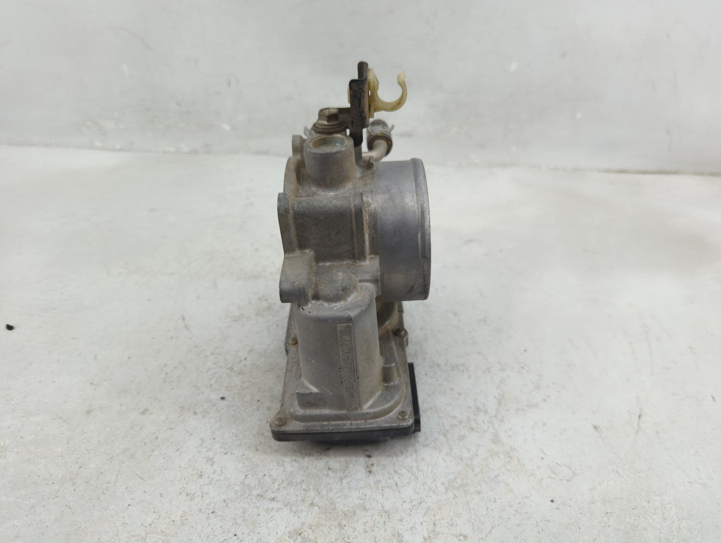 2010-2017 Toyota Camry Throttle Body P/N:22030-36010 Fits Fits 2009 2010 2011 2012 2013 2014 2015 2016 2017 2018 2019 OEM Us