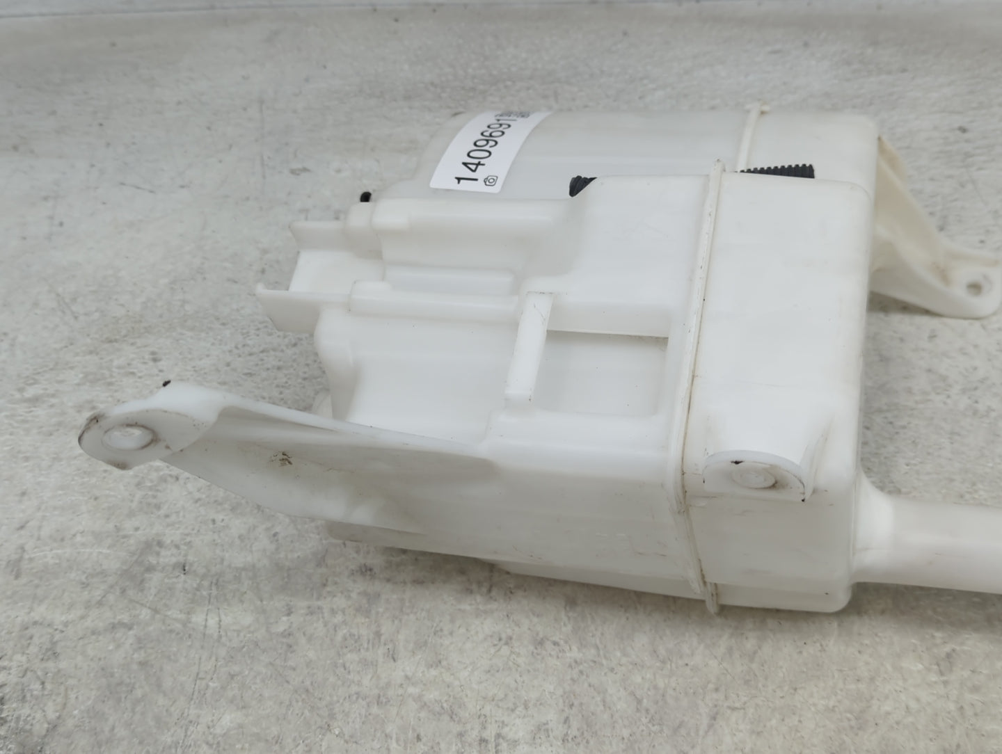 2015-2017 Toyota Camry Windshield Washer Fluid Reservoir Bottle Oem - Oemusedautoparts1.com