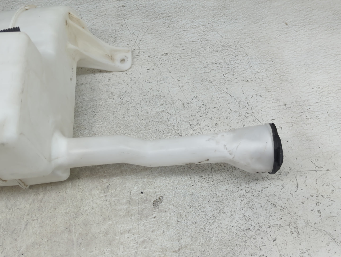 2015-2017 Toyota Camry Windshield Washer Fluid Reservoir Bottle Oem - Oemusedautoparts1.com