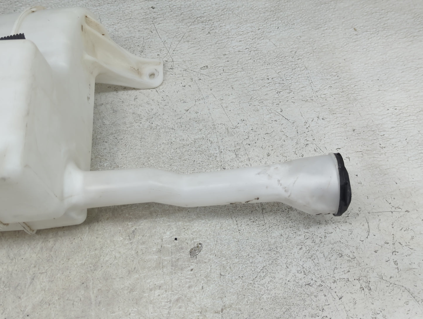 2015-2017 Toyota Camry Windshield Washer Fluid Reservoir Bottle Oem - Oemusedautoparts1.com