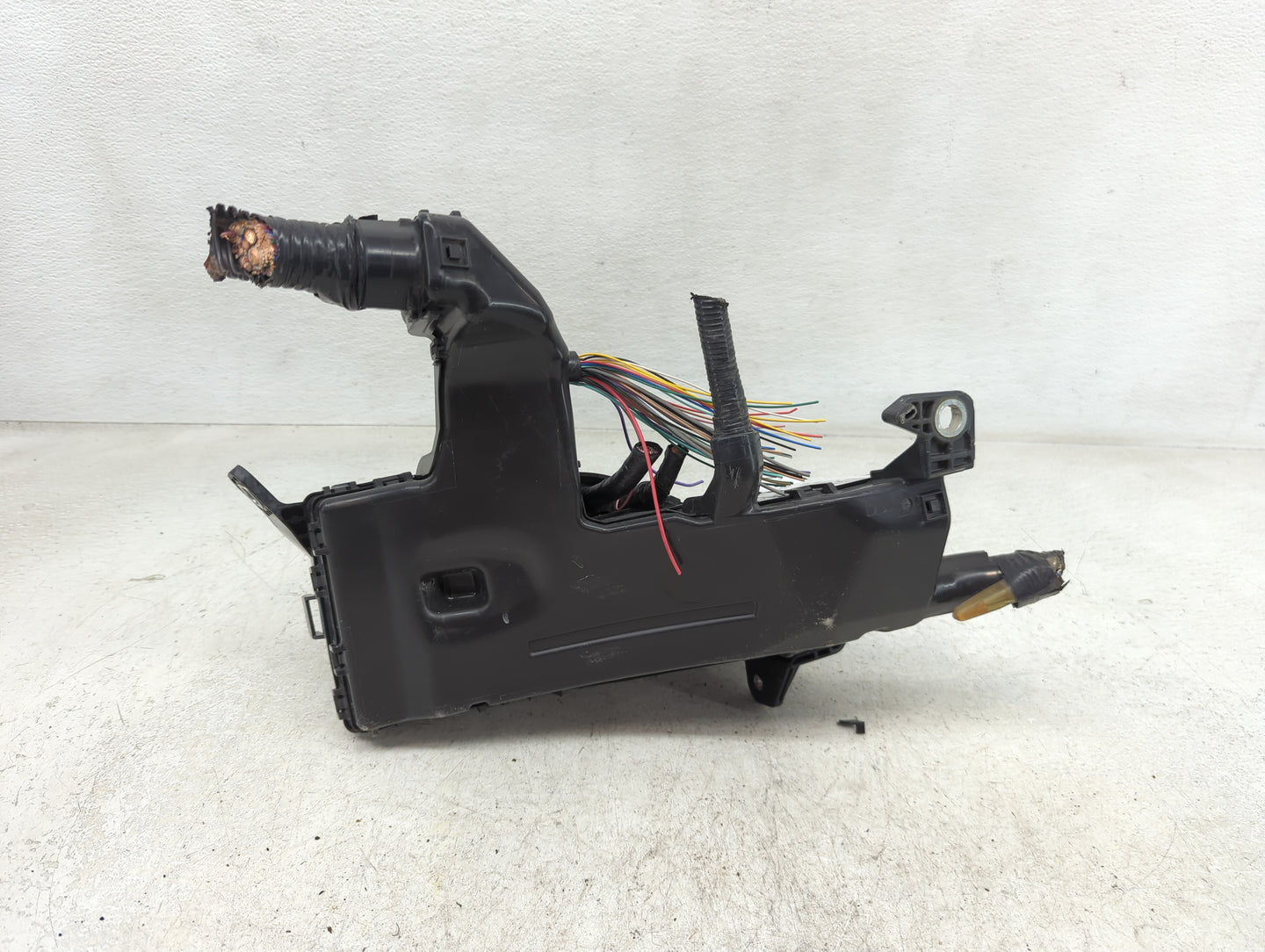 2012-2017 Toyota Camry Fusebox Fuse Box Panel Relay Module P/N:82720-33301 Fits Fits 2012 2013 2014 2015 2016 2017 OEM Used 