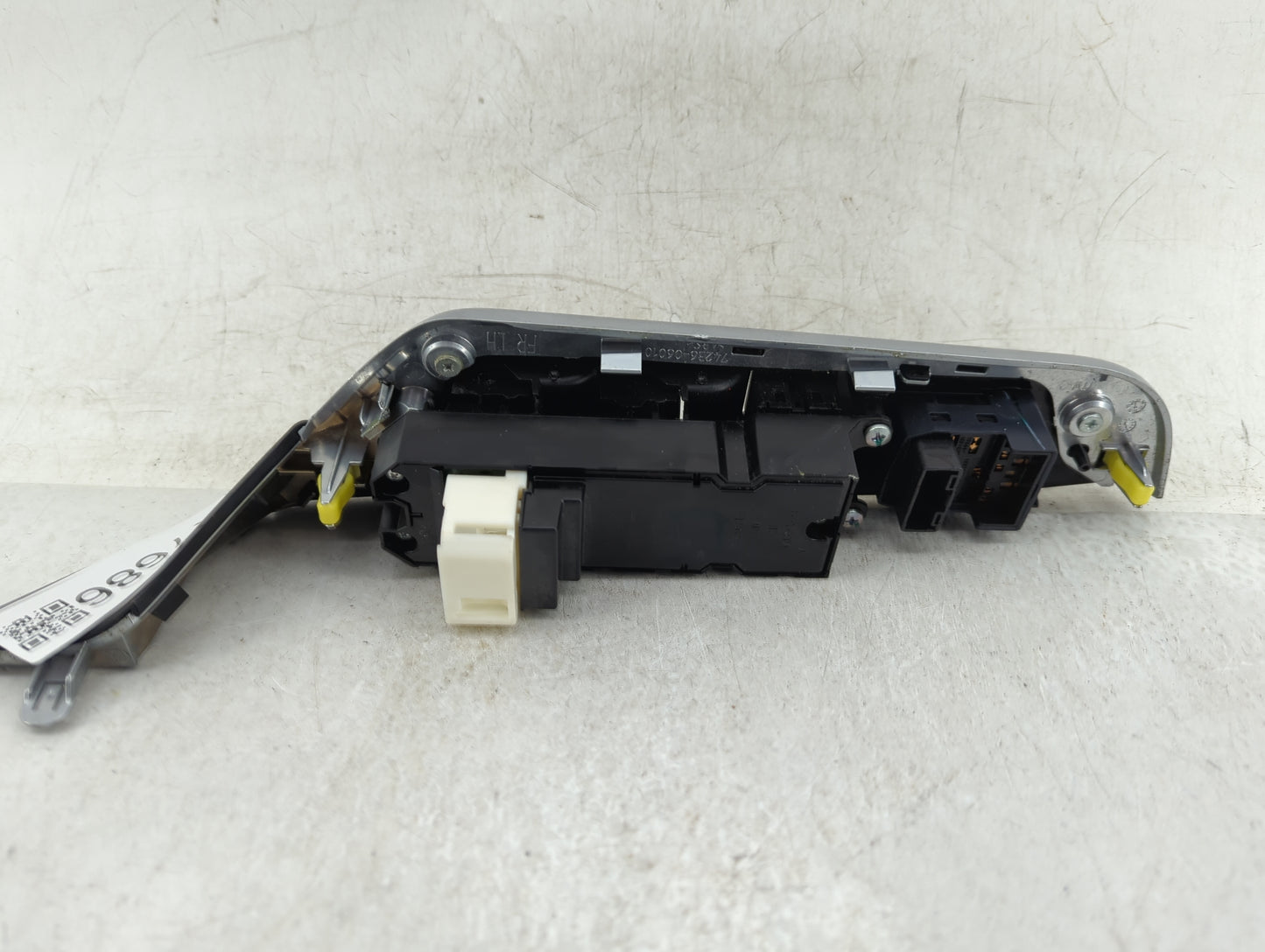 2015-2017 Toyota Camry Master Power Window Switch Replacement Driver Side Left Fits Fits 2015 2016 2017 OEM Used Auto Parts 