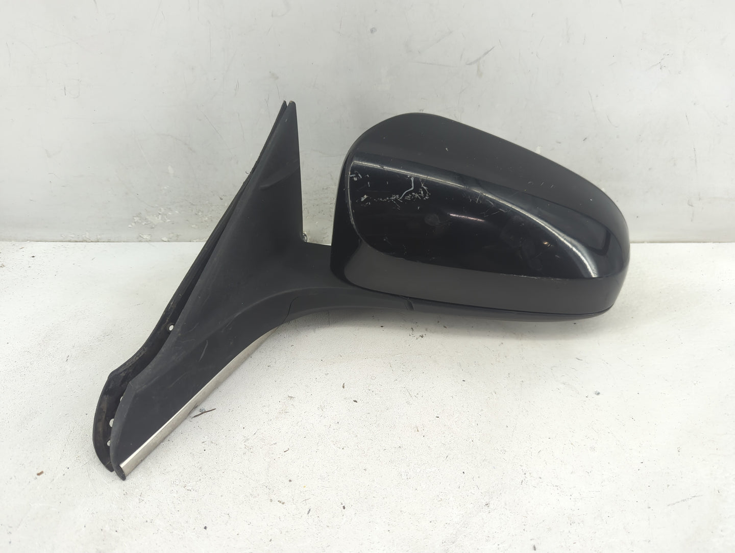2015-2017 Toyota Camry Driver Side View Mirror - Left Door Mirror OEM Used - Oemusedautoparts1.com