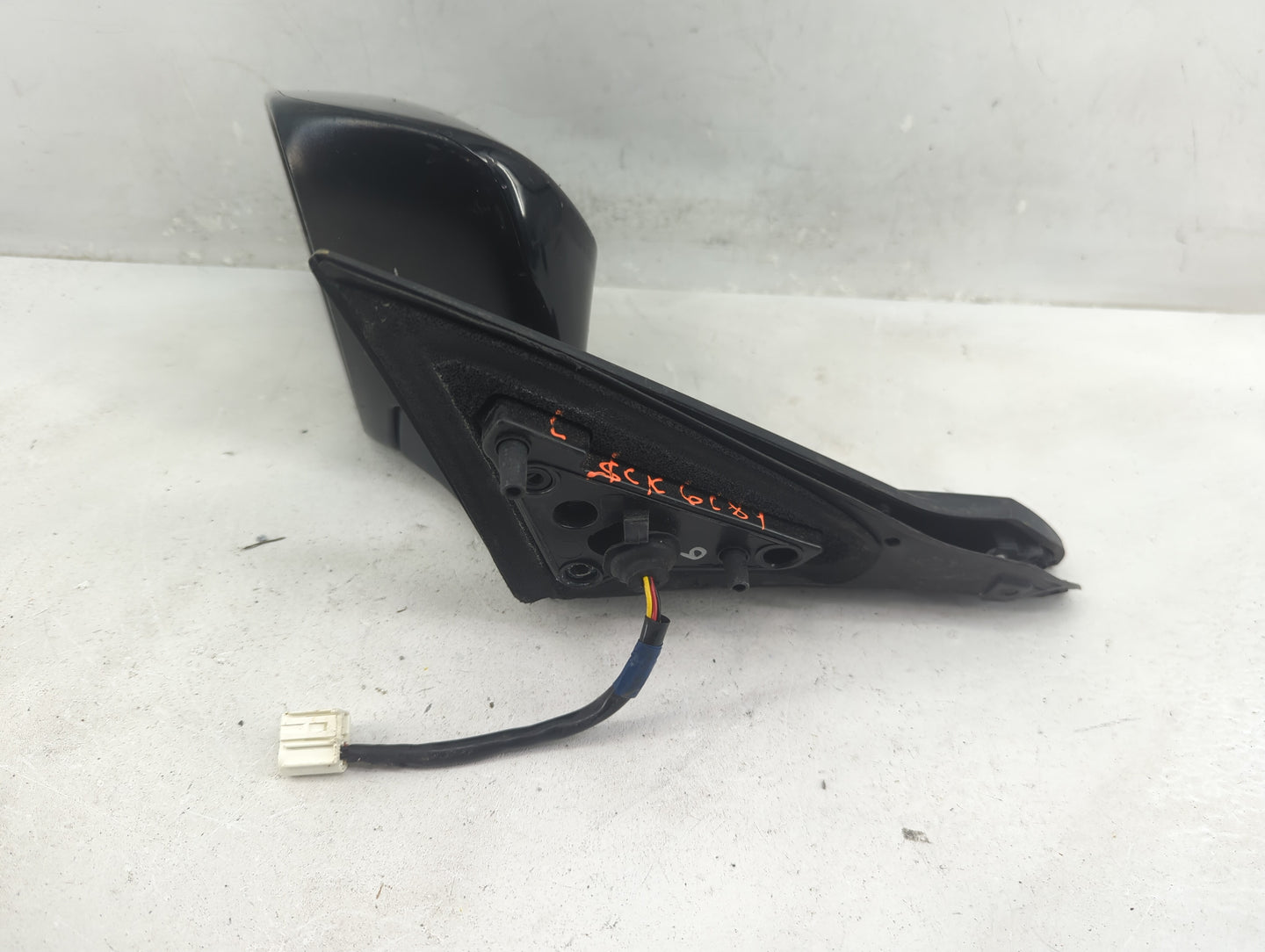 2015-2017 Toyota Camry Driver Side View Mirror - Left Door Mirror OEM Used - Oemusedautoparts1.com