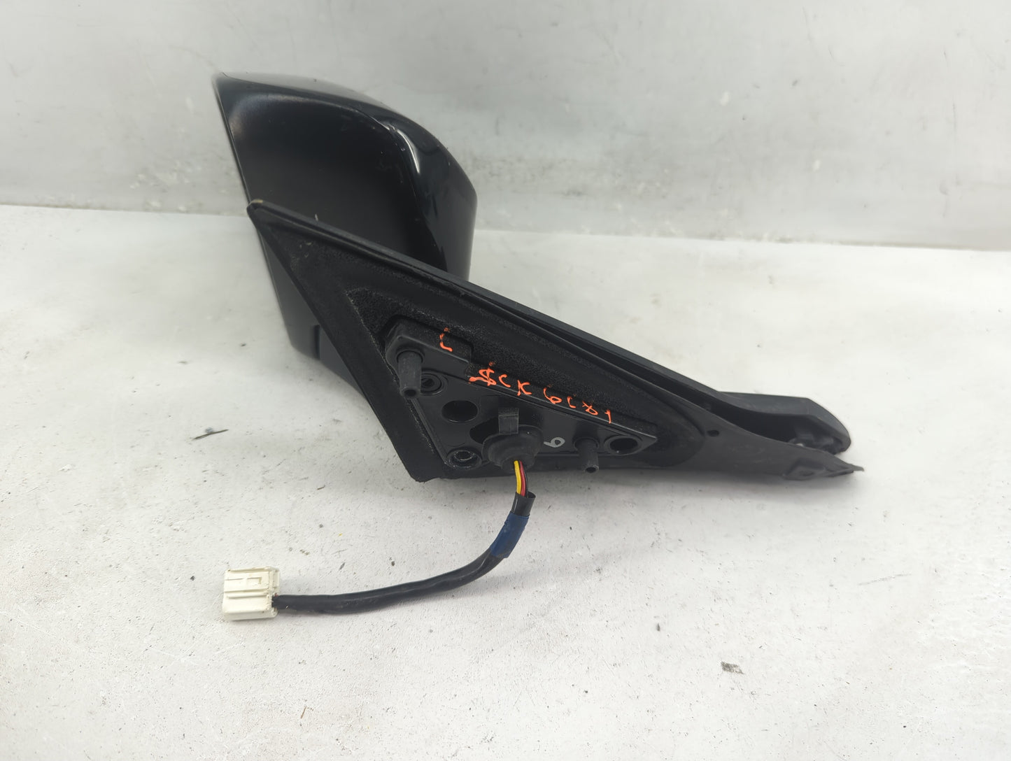 2015-2017 Toyota Camry Driver Side View Mirror - Left Door Mirror OEM Used - Oemusedautoparts1.com