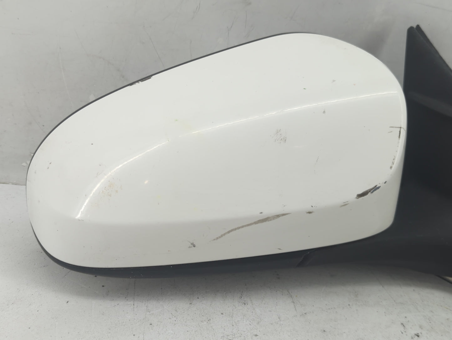 2015-2017 Toyota Camry Passenger Side View Mirror - Right Door Mirror OEM Used - Oemusedautoparts1.com