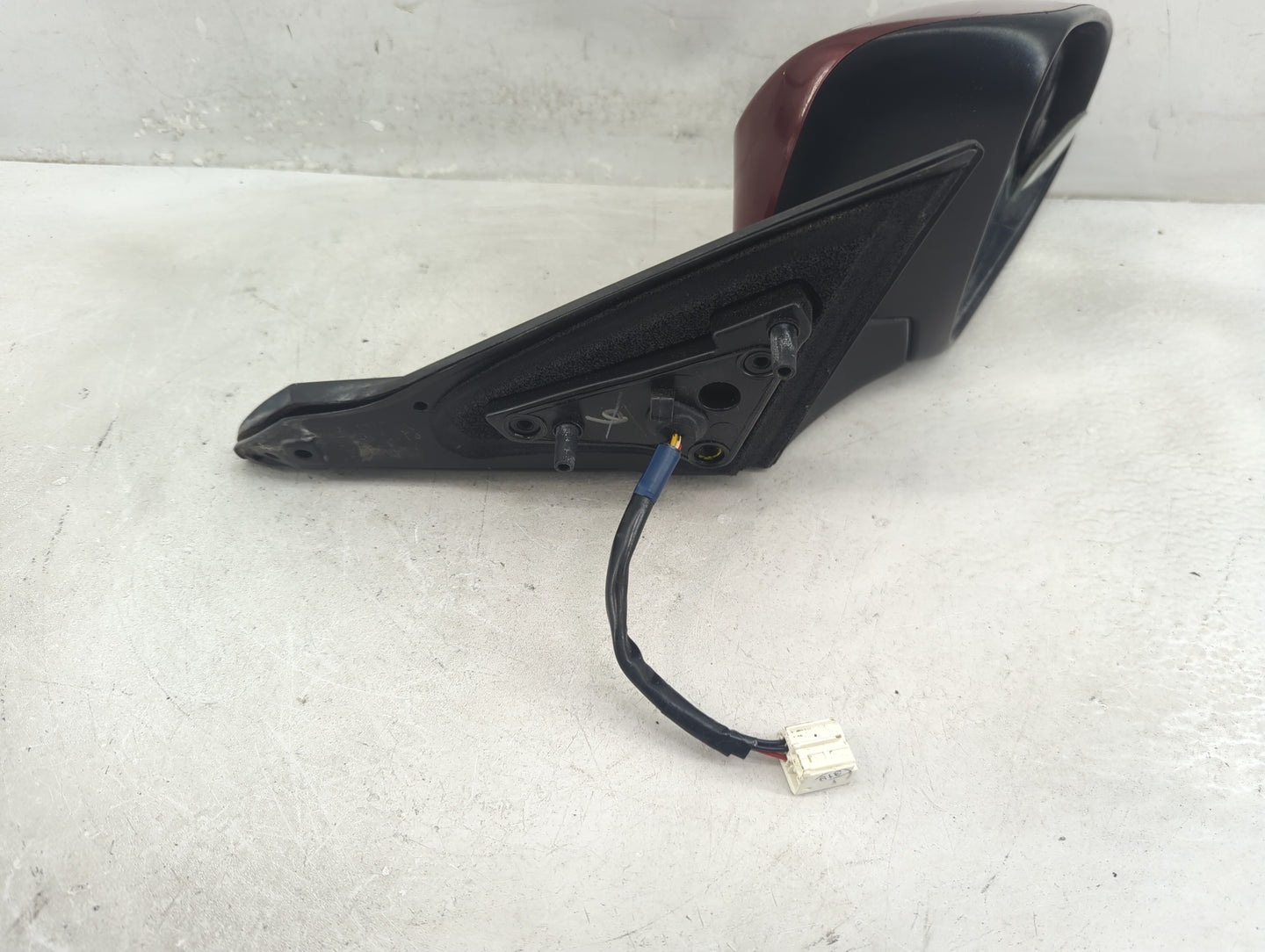 2015-2017 Toyota Camry Passenger Side View Mirror - Right Door Mirror OEM Used - Oemusedautoparts1.com