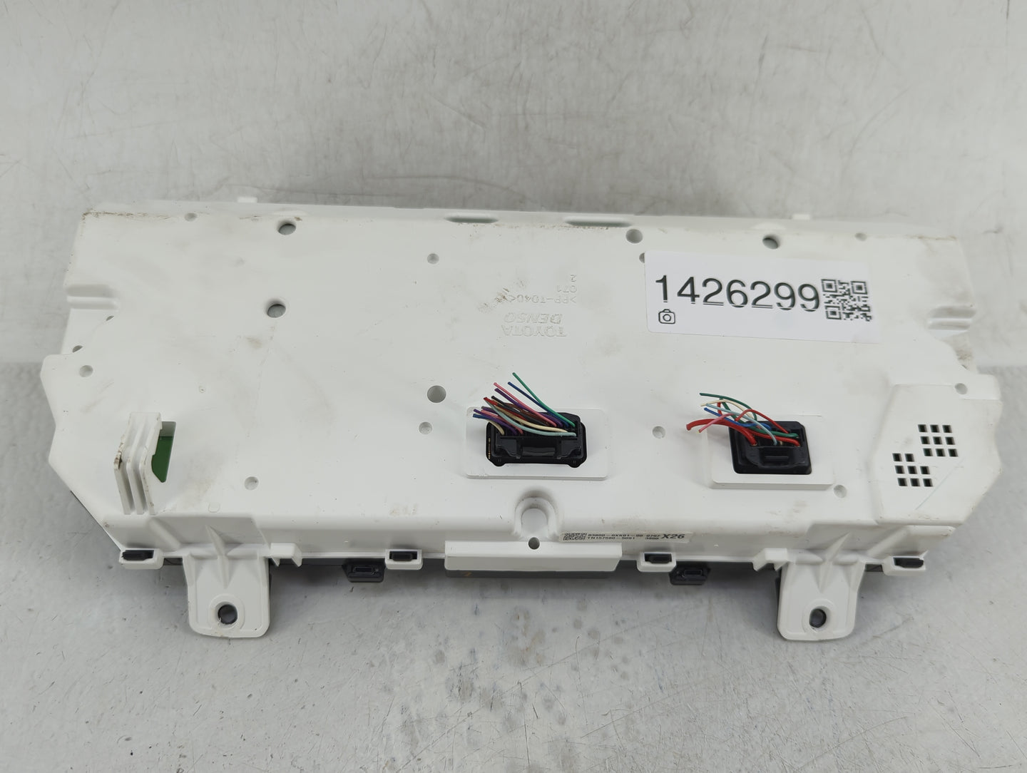 2015-2017 Toyota Camry Instrument Cluster Speedometer Gauges P/N:83800-0XK01-00 Fits Fits 2015 2016 2017 OEM Used Auto Parts