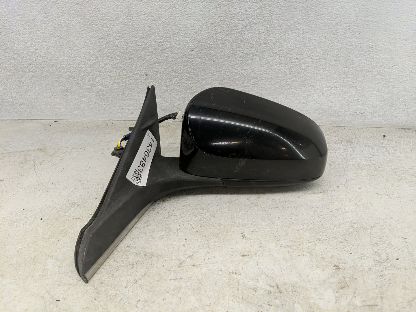 2015-2017 Toyota Camry Driver Side View Mirror - Left Door Mirror OEM Used - Oemusedautoparts1.com