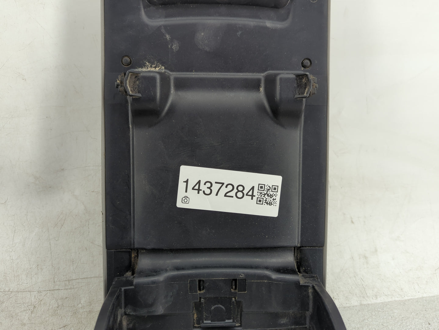 2017 Toyota Camry Center Console Armrest Cover Lid Fits OEM Used Auto Parts - Oemusedautoparts1.com