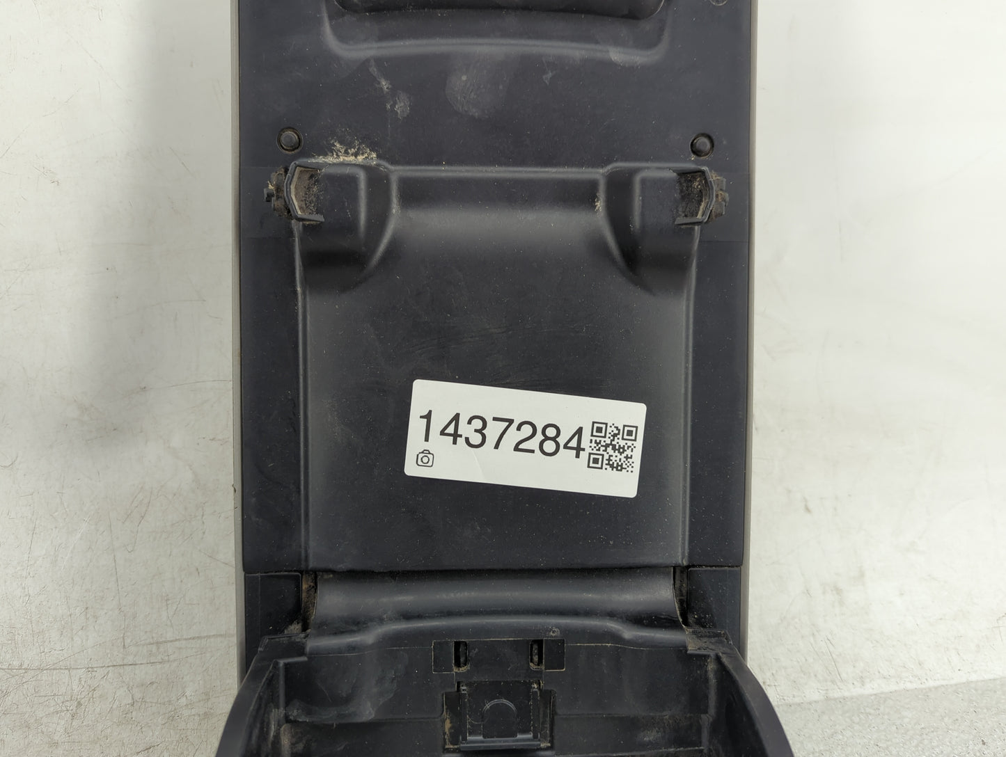 2017 Toyota Camry Center Console Armrest Cover Lid Fits OEM Used Auto Parts - Oemusedautoparts1.com