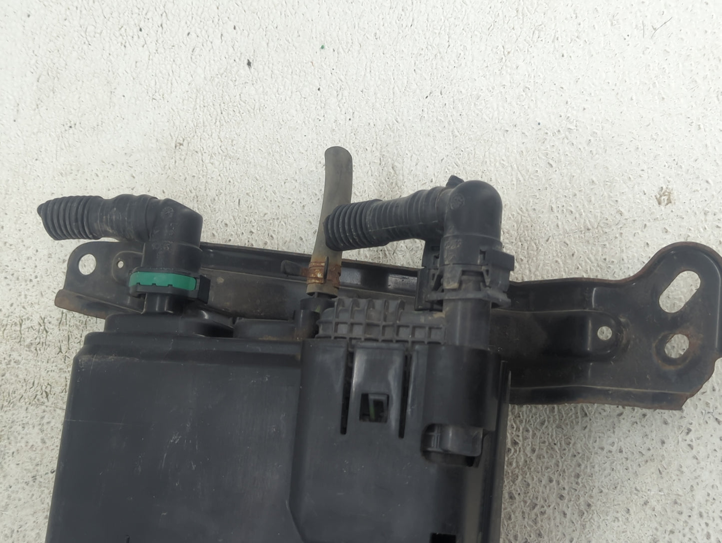 2017 Toyota Camry Fuel Vapor Charcoal Canister - Oemusedautoparts1.com