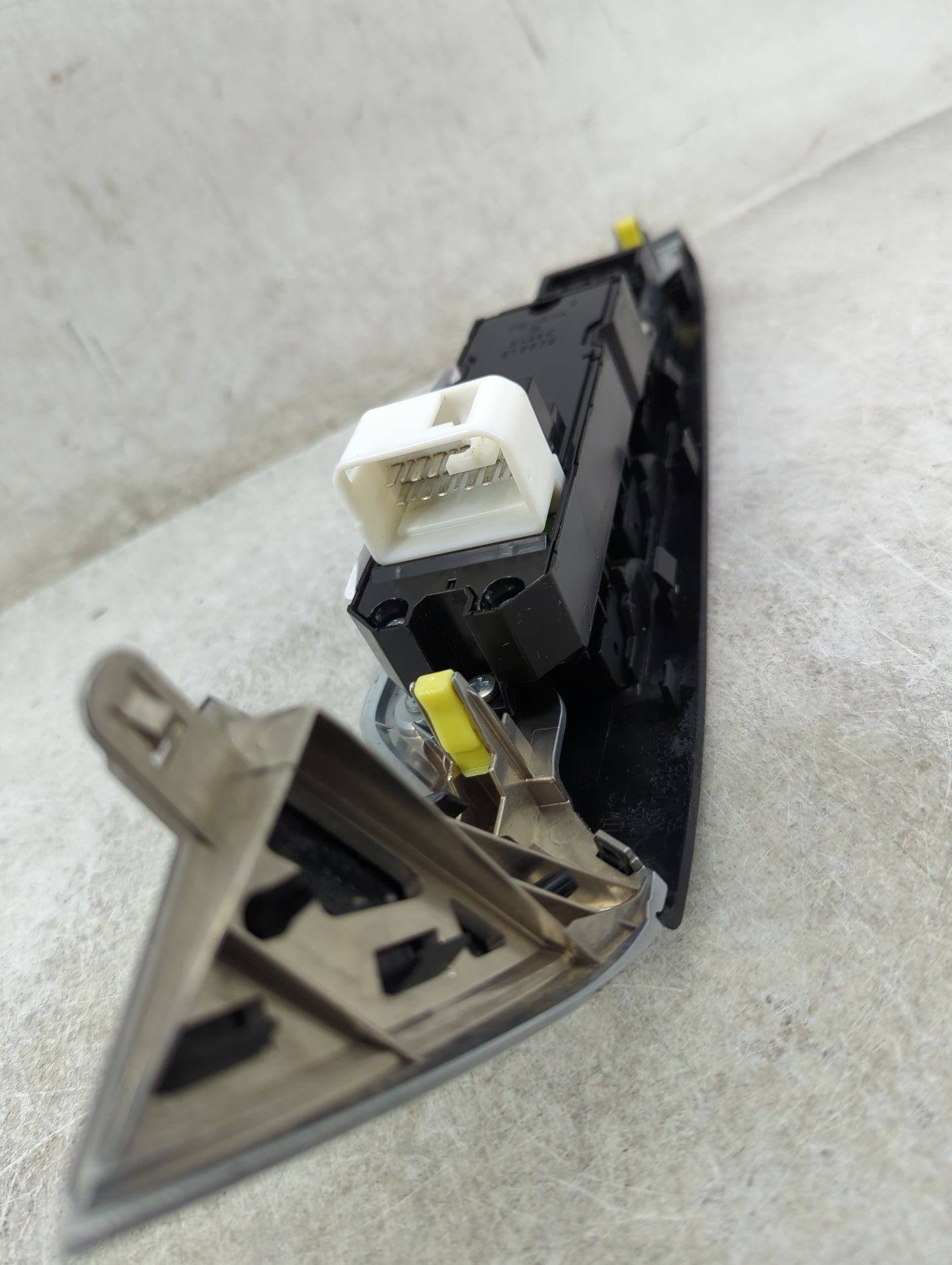 2015-2017 Toyota Camry Master Power Window Switch Replacement Driver Side Left P/N:515672 Fits Fits 2015 2016 2017 OEM Used 