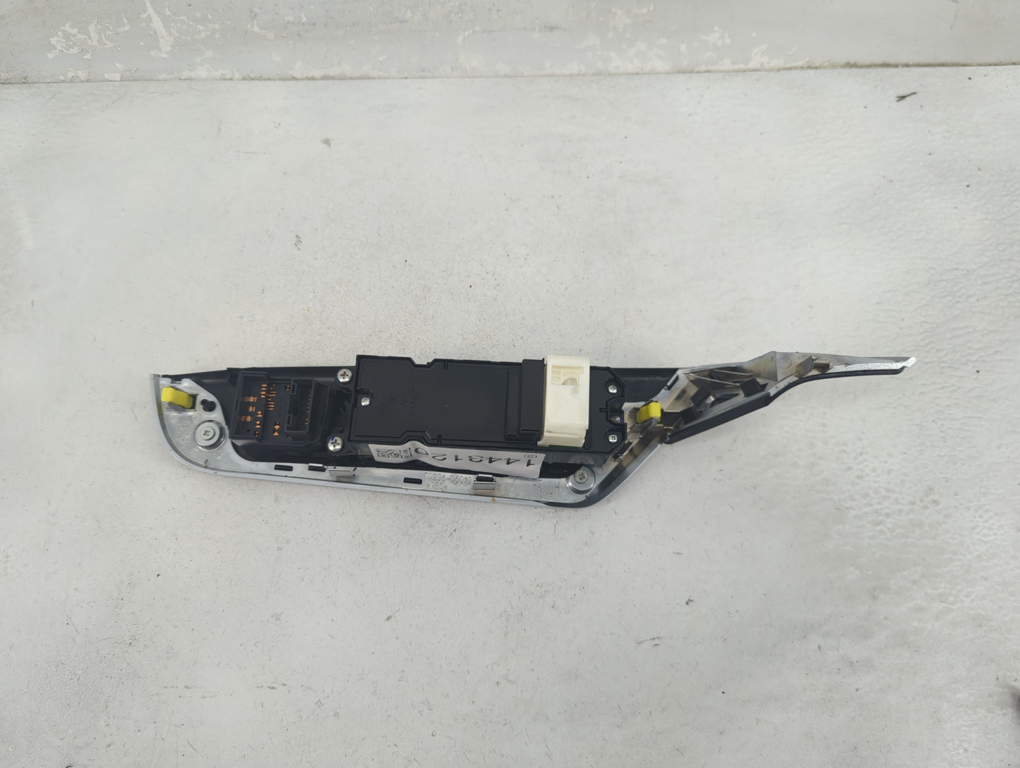 2015-2017 Toyota Camry Master Power Window Switch Replacement Driver Side Left P/N:84820-06120 730-0D74 Fits Fits 2015 2016 