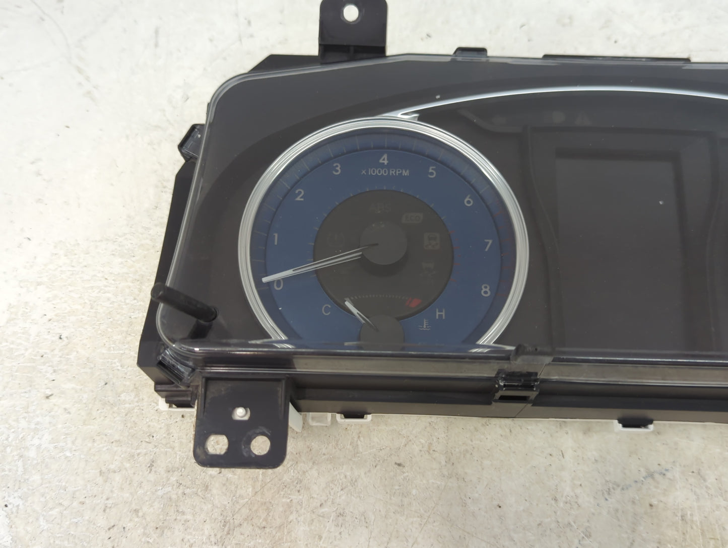 2016-2017 Toyota Camry Instrument Cluster Speedometer Gauges P/N:83800-0XK01-00 Miles: Fits Fits 2016 2017 OEM Used Auto Par