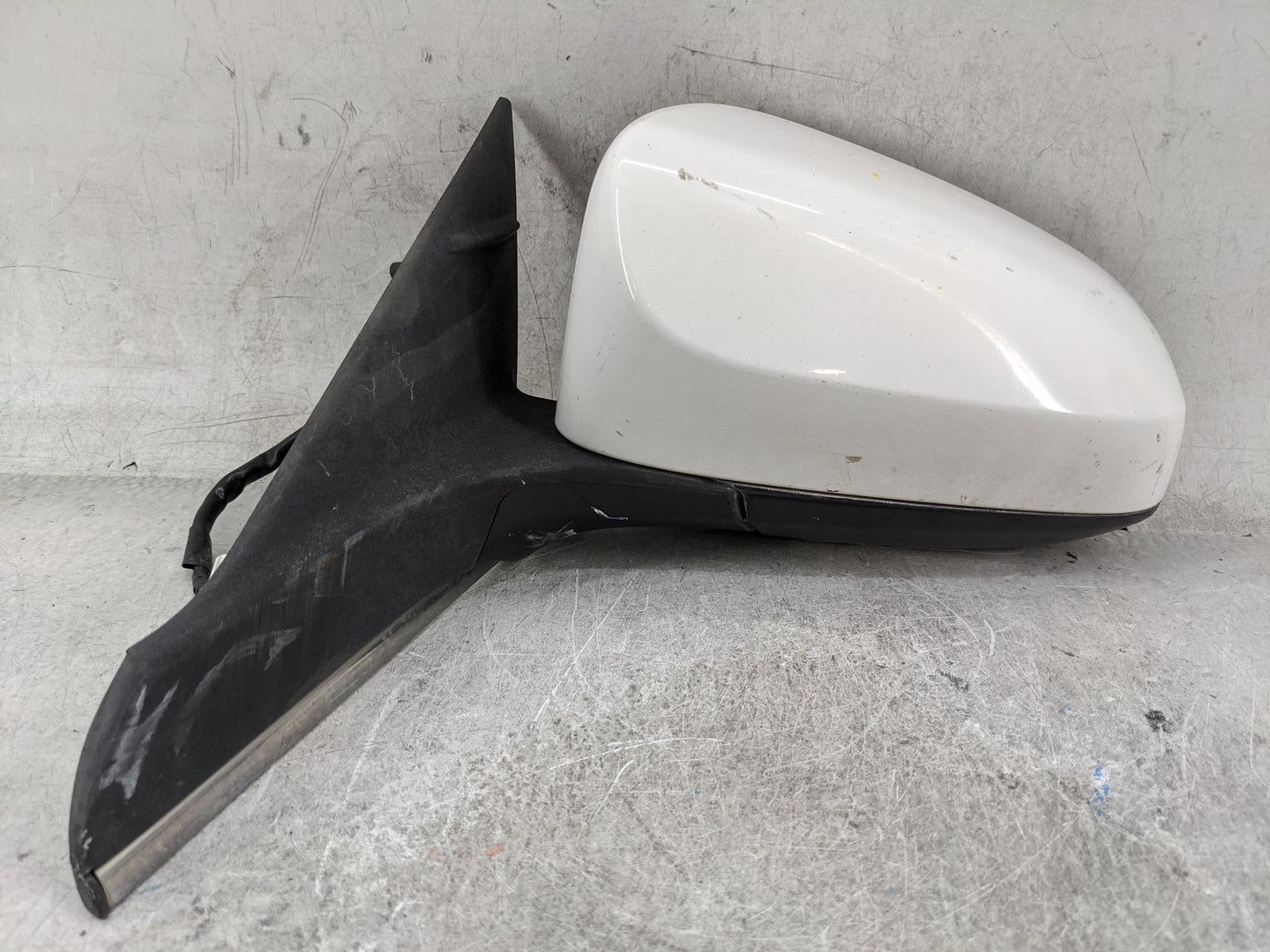 2015-2017 Toyota Camry Driver Side View Mirror - Left Door Mirror OEM Used - Oemusedautoparts1.com