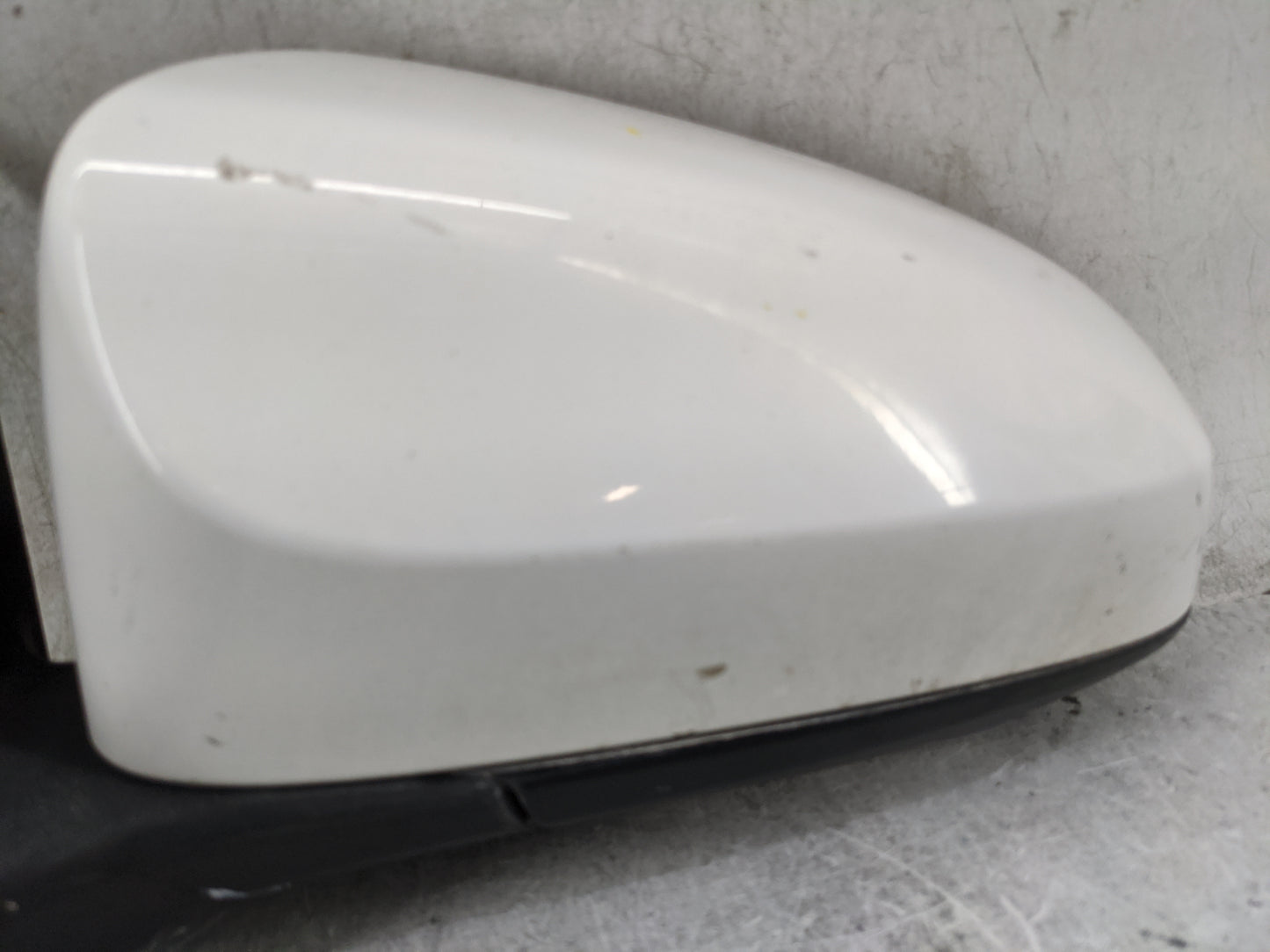 2015-2017 Toyota Camry Driver Side View Mirror - Left Door Mirror OEM Used - Oemusedautoparts1.com
