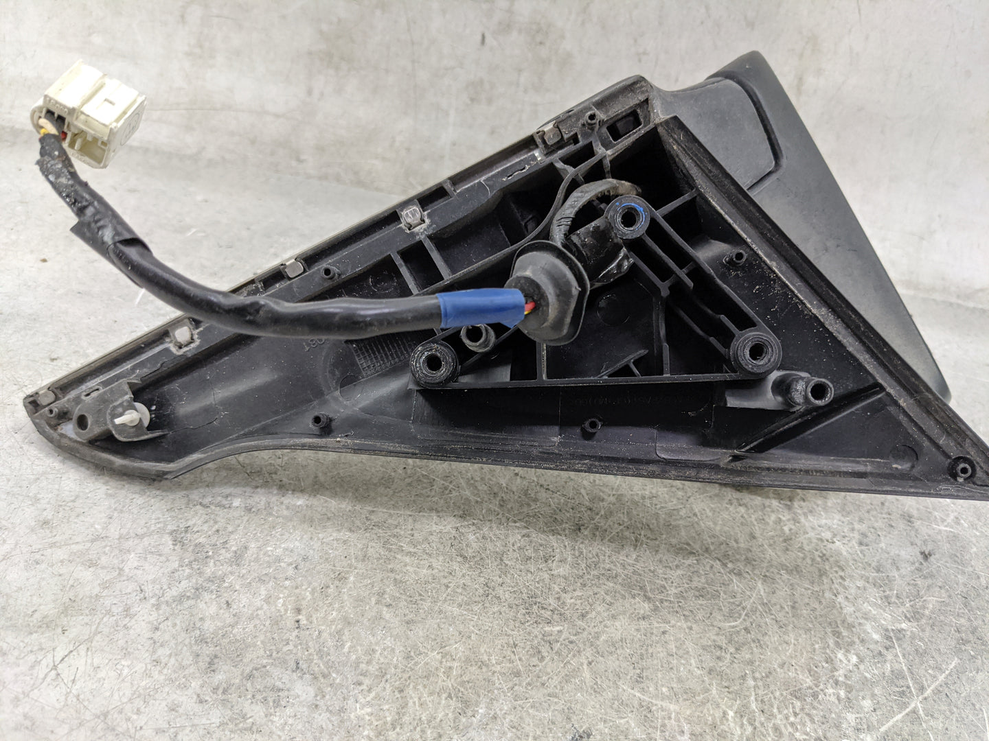 2015-2017 Toyota Camry Driver Side View Mirror - Left Door Mirror OEM Used - Oemusedautoparts1.com