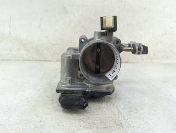 2017 Toyota Camry Throttle Body P/N:05U31 007261 Fits OEM Used Auto Parts - Oemusedautoparts1.com