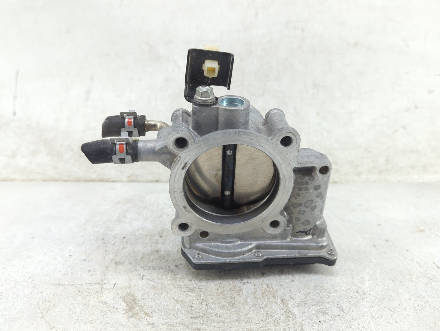 2017 Toyota Camry Throttle Body P/N:05U31 007261 Fits OEM Used Auto Parts - Oemusedautoparts1.com