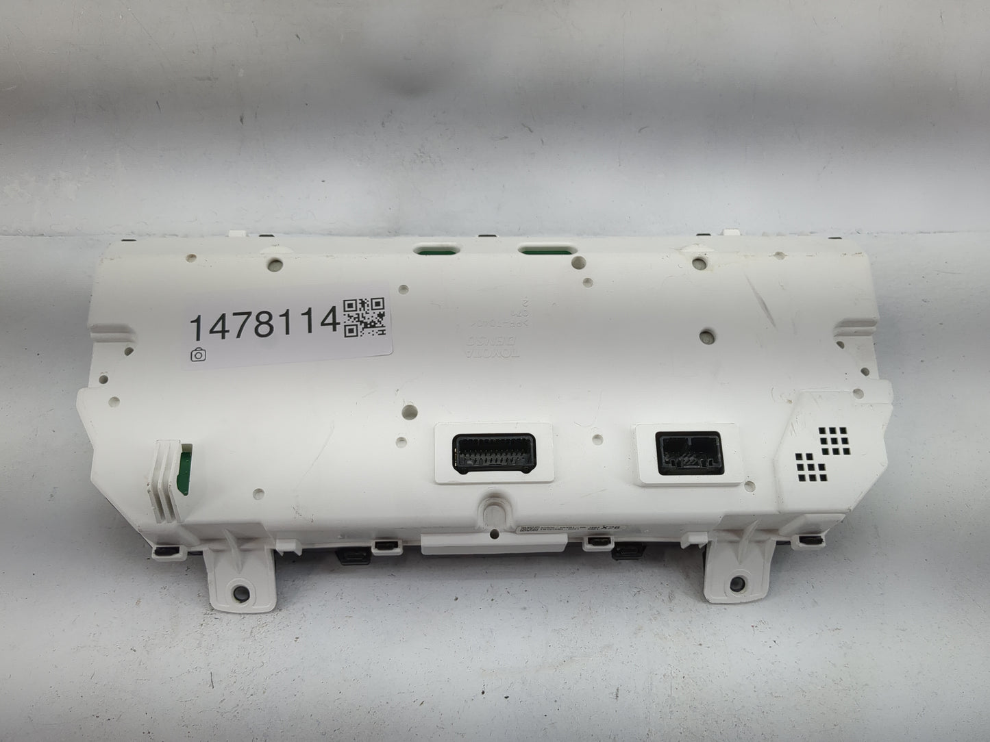 2016-2017 Toyota Camry Instrument Cluster Speedometer Gauges P/N:83800-0XK01-00 TN157580-5091 Miles: Fits Fits 2016 2017 OEM
