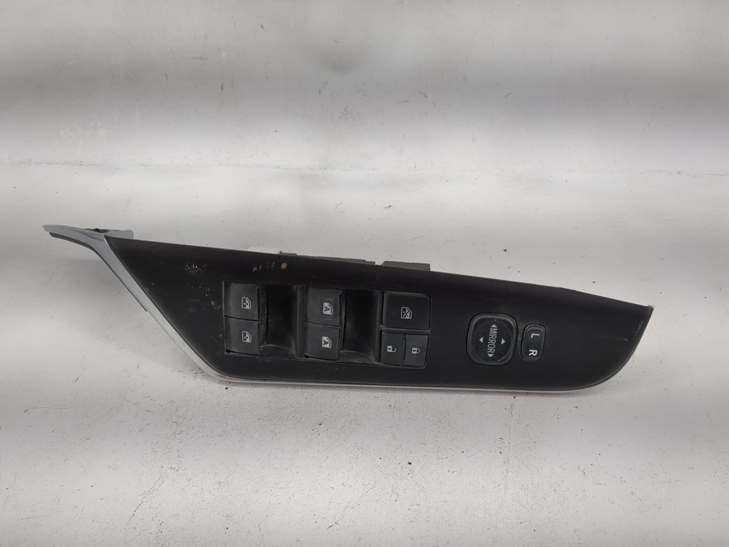 2015-2017 Toyota Camry Master Power Window Switch Replacement Driver Side Left P/N:84820-06120 790-0a75 Fits Fits 2015 2016 
