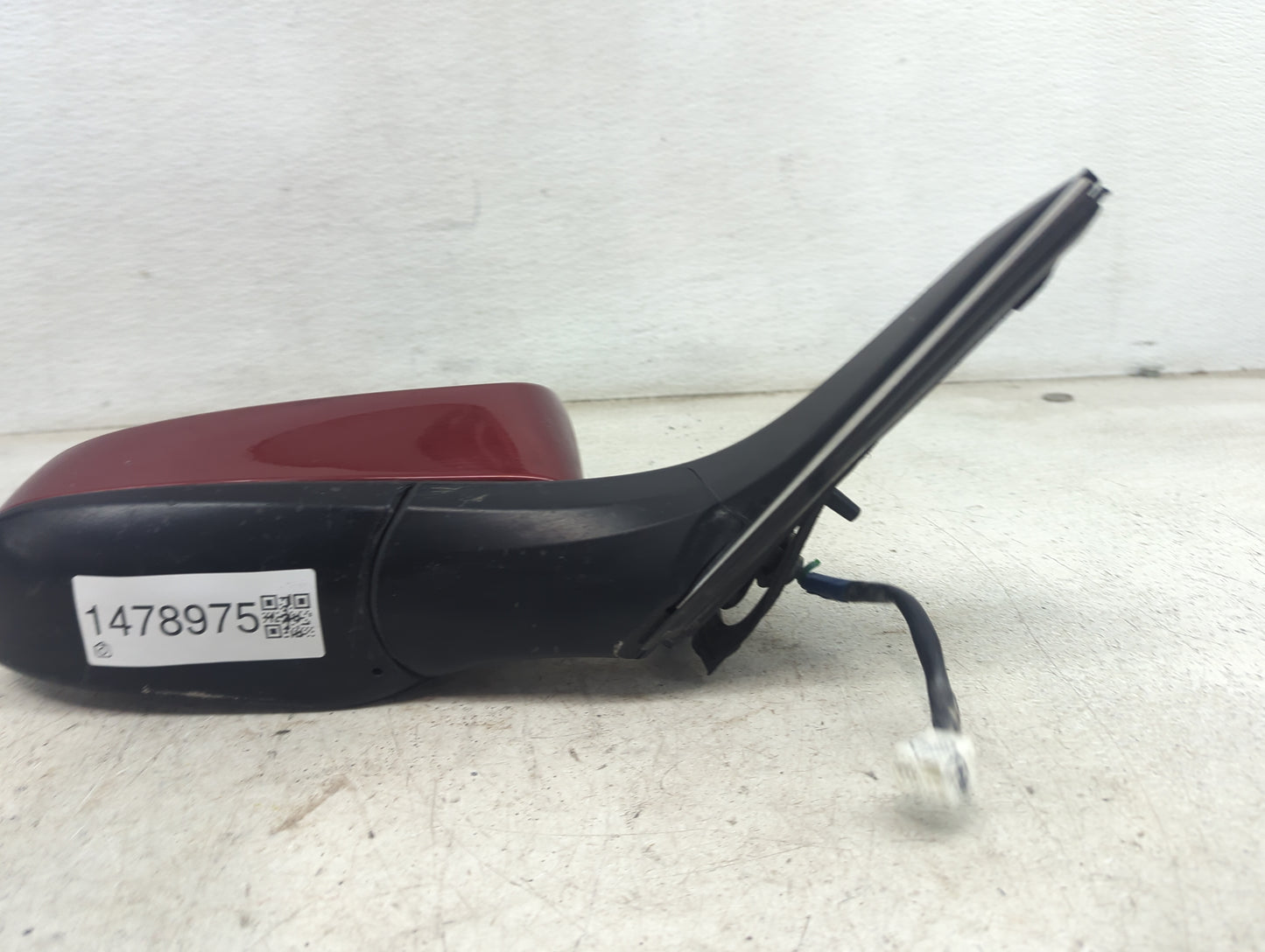 2015-2017 Toyota Camry Passenger Side View Mirror - Right Door Mirror OEM Used - Oemusedautoparts1.com