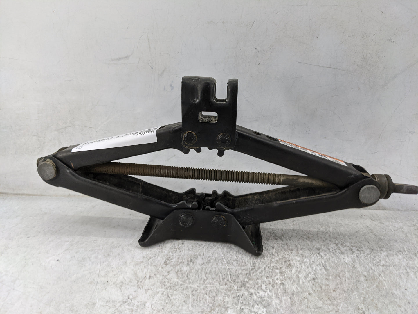 2017 Toyota Camry Spare Scissor Car Jack - Oemusedautoparts1.com