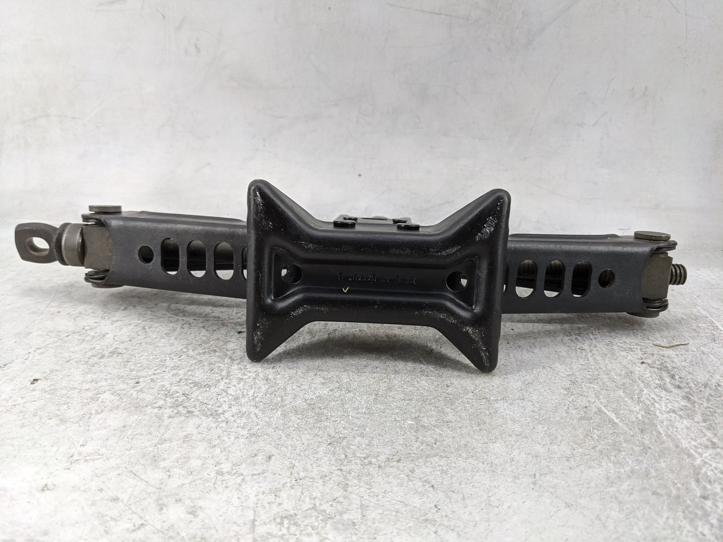 2017 Toyota Camry Spare Scissor Car Jack - Oemusedautoparts1.com