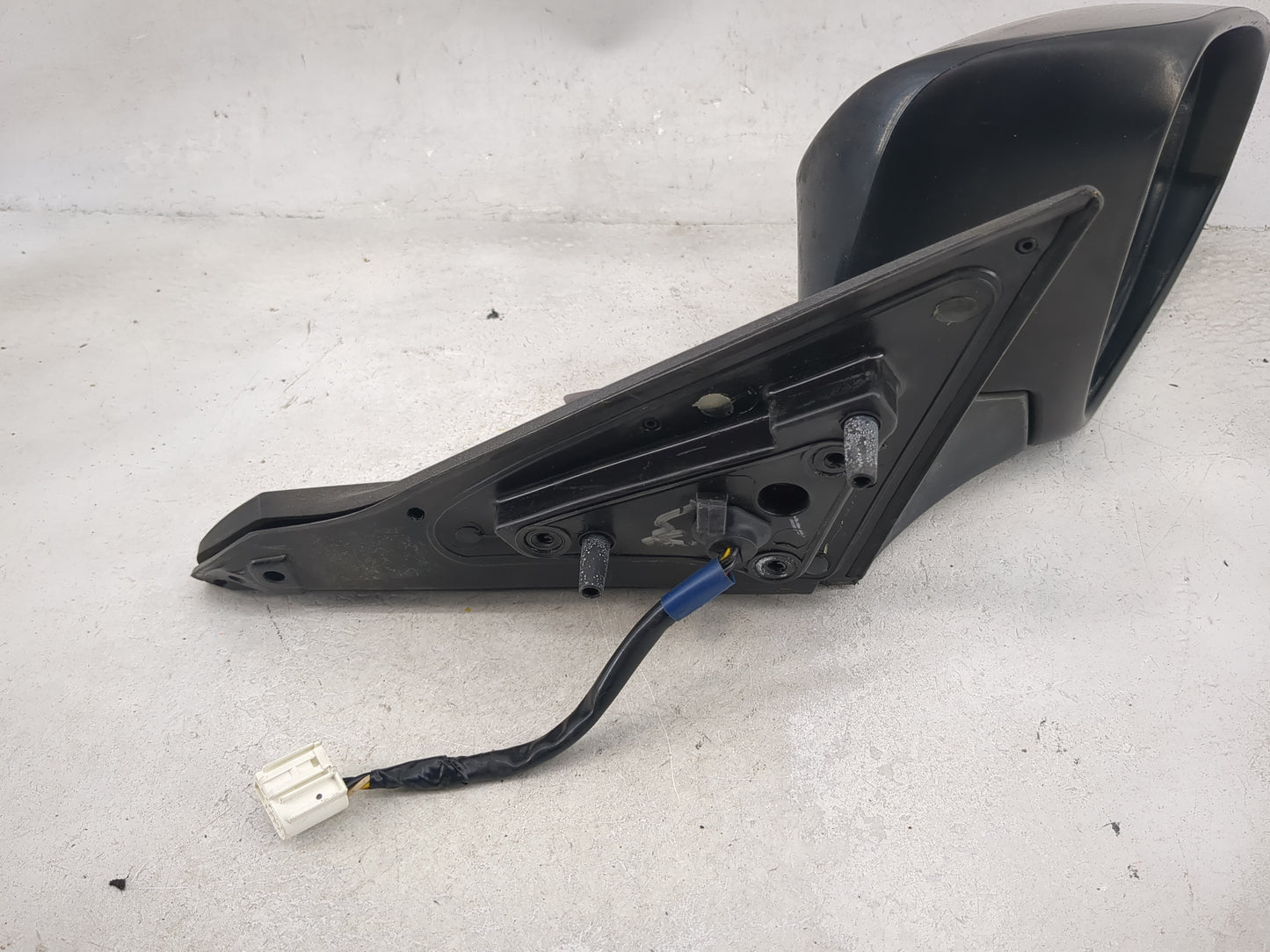 2015-2017 Toyota Camry Passenger Side View Mirror - Right Door Mirror OEM Used - Oemusedautoparts1.com