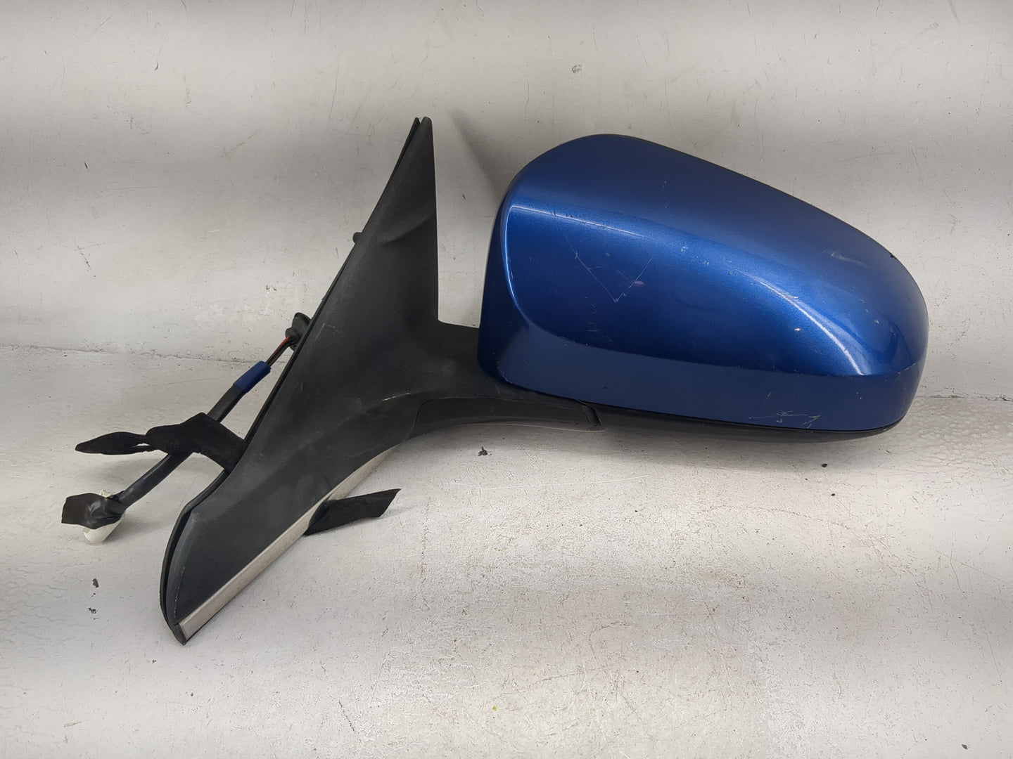 2015-2017 Toyota Camry Driver Side View Mirror - Left Door Mirror OEM Used - Oemusedautoparts1.com