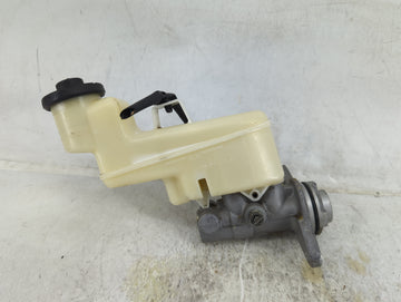 2014-2017 Toyota Camry Brake Master Cylinder 1490844 - Oemusedautoparts1.com
